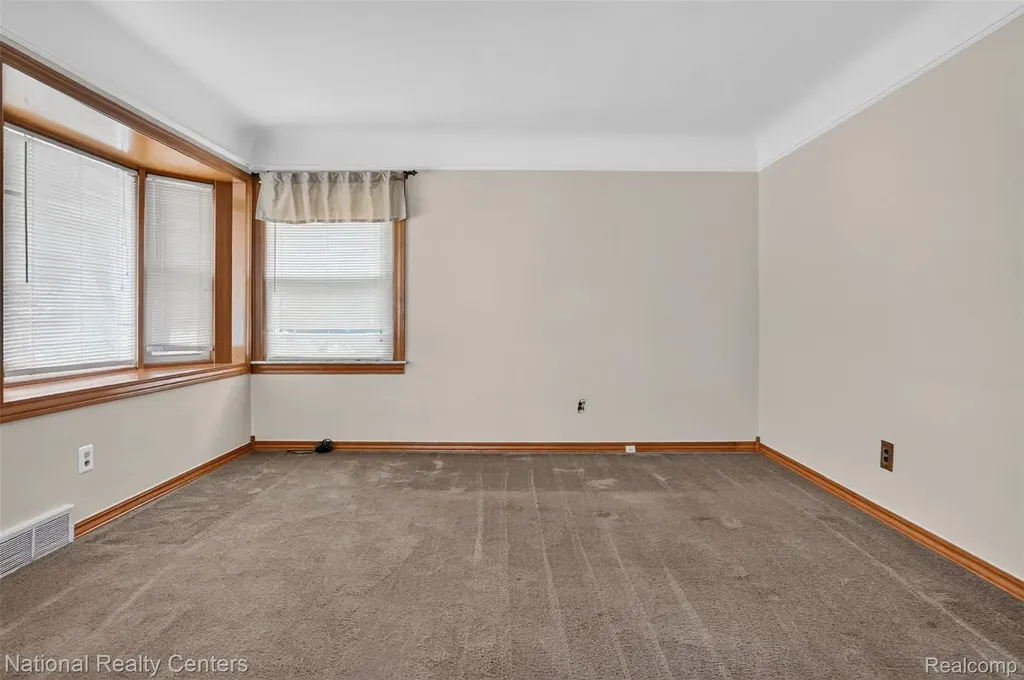 22311 Cleveland Dearborn City MI 48124