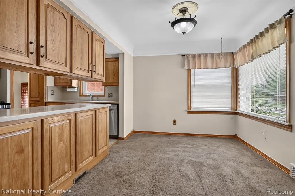 22311 Cleveland Dearborn City MI 48124