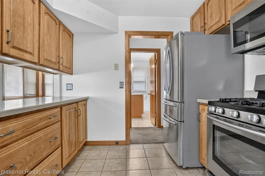 22311 Cleveland Dearborn City MI 48124
