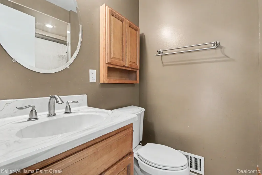 2711 Armstrong Drive Orion Charter Township MI 48360