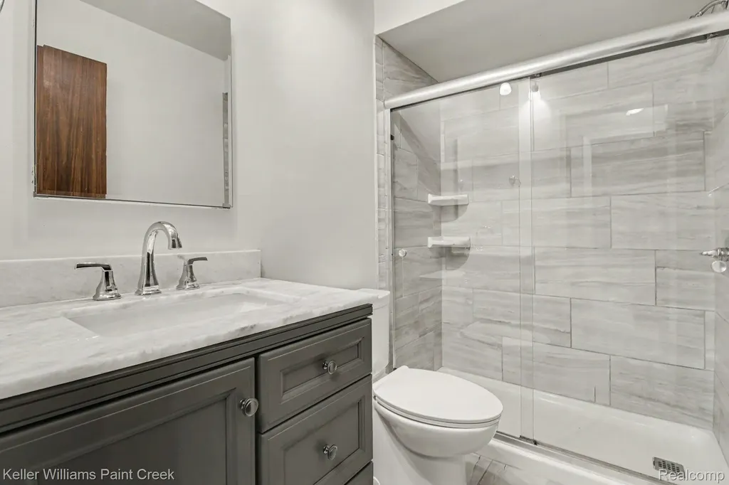 2711 Armstrong Drive Orion Charter Township MI 48360
