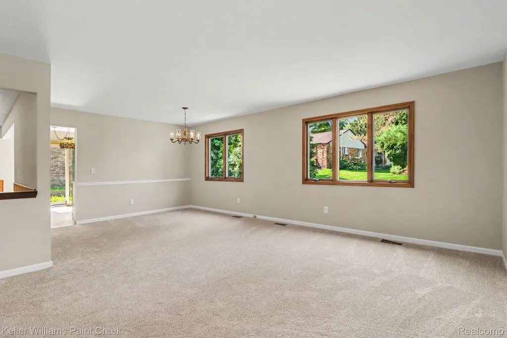 2711 Armstrong Drive Orion Charter Township MI 48360