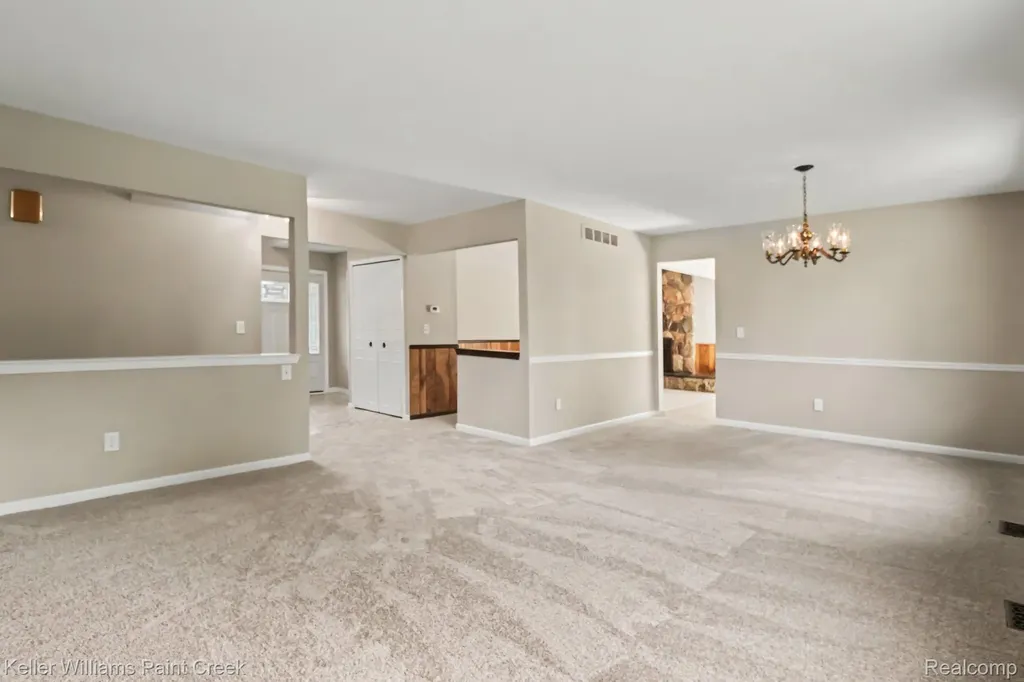 2711 Armstrong Drive Orion Charter Township MI 48360