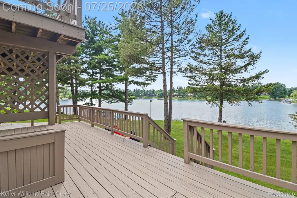 5342 Red Fox Drive Brighton Township MI 48114