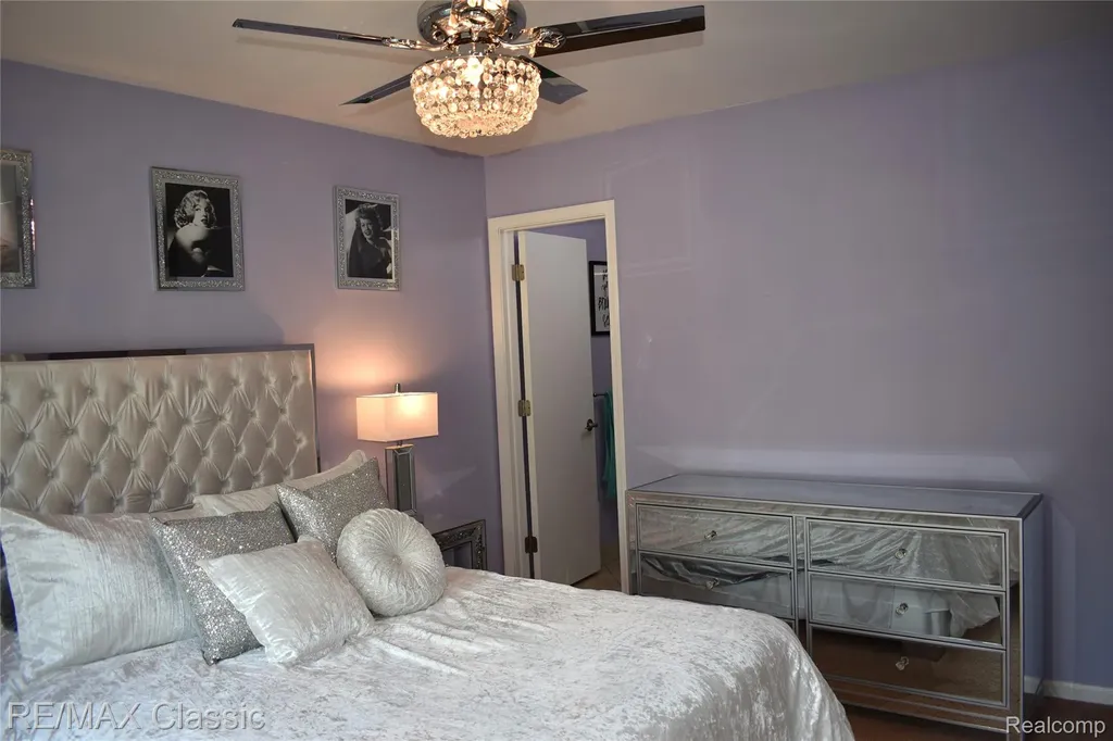 1667 Harbor Cove Novi City MI 48377