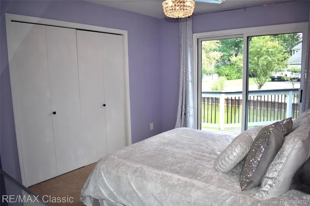 1667 Harbor Cove Novi City MI 48377