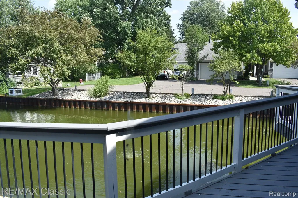 1667 Harbor Cove Novi City MI 48377