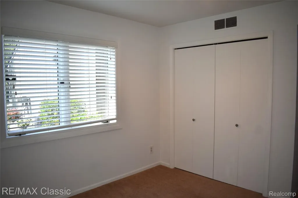 1667 Harbor Cove Novi City MI 48377