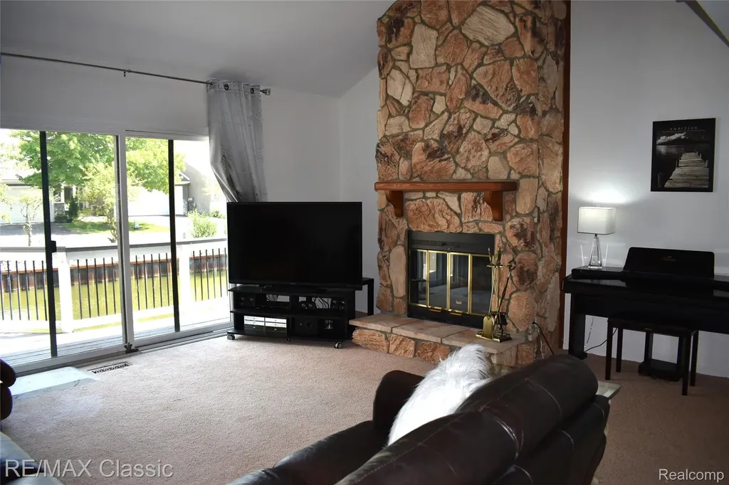 1667 Harbor Cove Novi City MI 48377