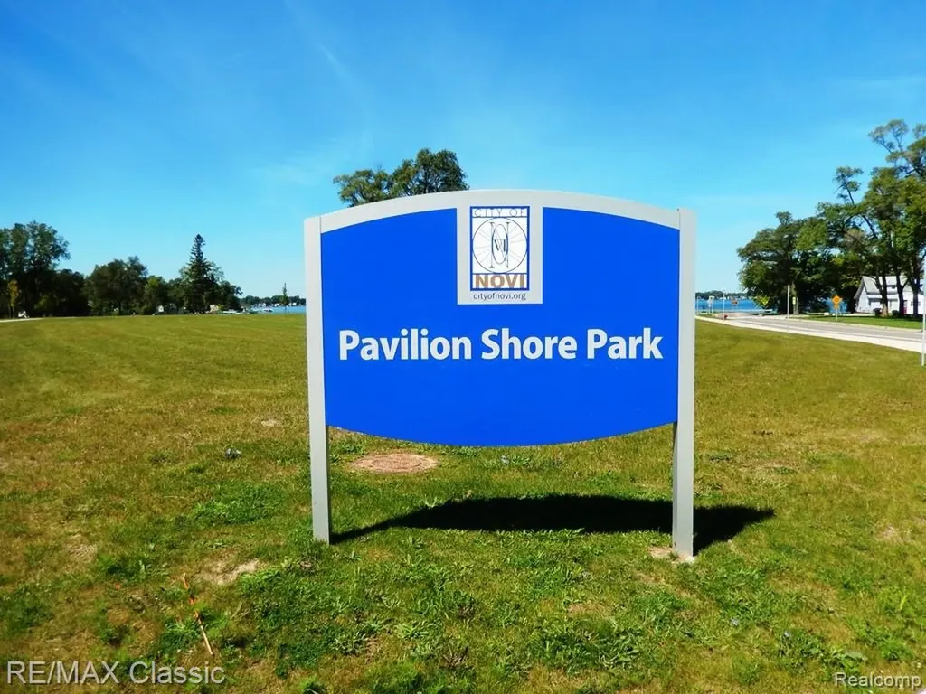 1667 Harbor Cove Novi City MI 48377
