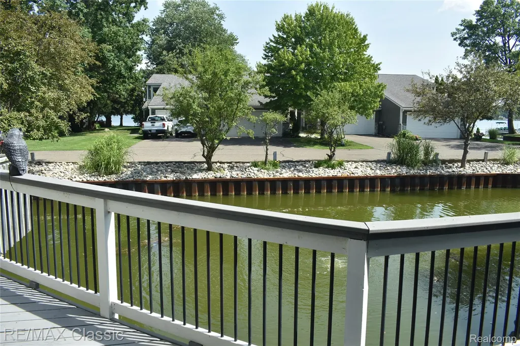 1667 Harbor Cove Novi City MI 48377