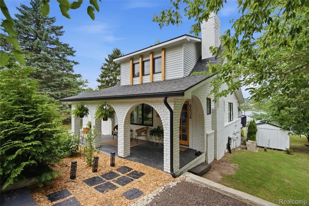 6606 Leytonstone Boulevard West Bloomfield Charter Township MI 48322