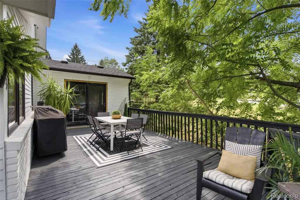 6606 Leytonstone Boulevard West Bloomfield Charter Township MI 48322