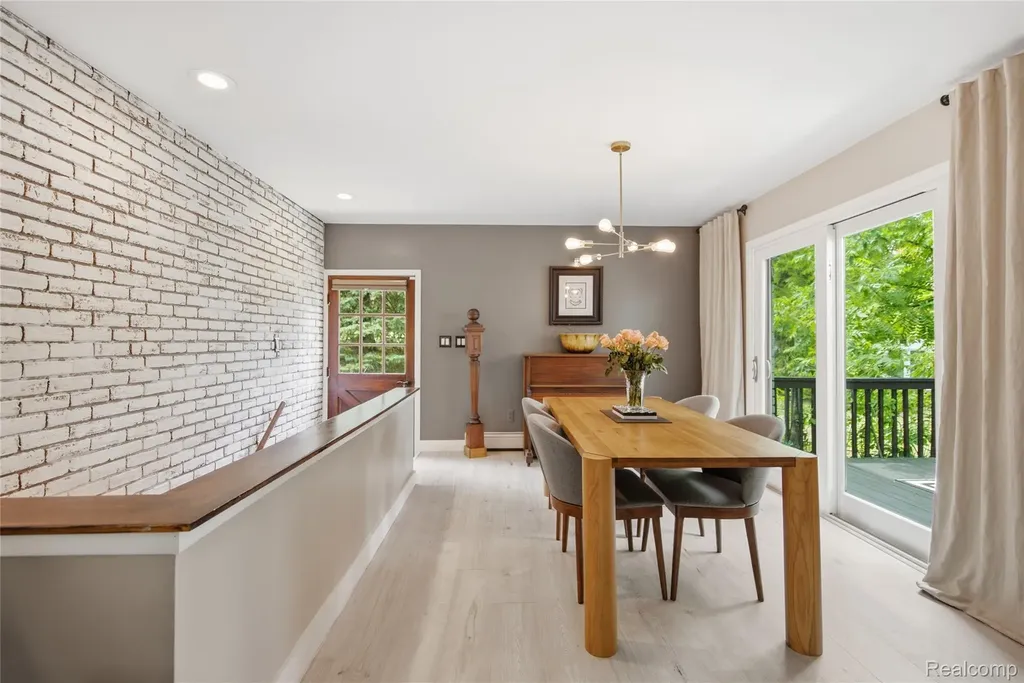 6606 Leytonstone Boulevard West Bloomfield Charter Township MI 48322
