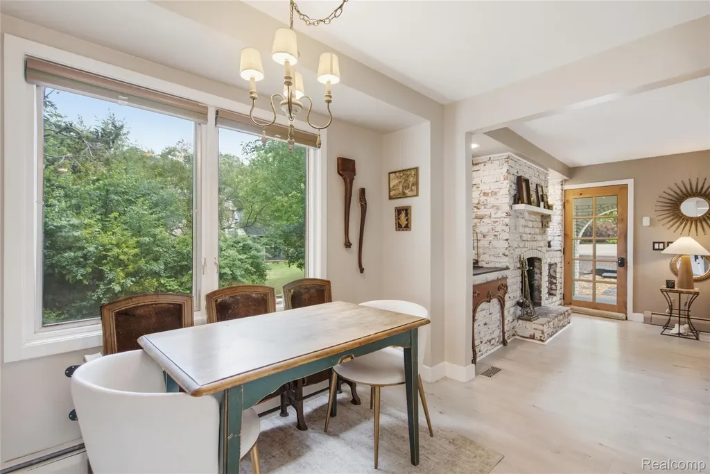 6606 Leytonstone Boulevard West Bloomfield Charter Township MI 48322