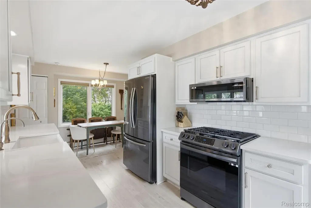 6606 Leytonstone Boulevard West Bloomfield Charter Township MI 48322