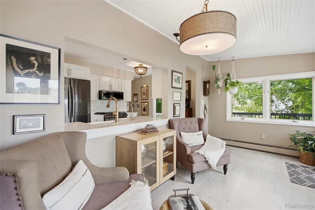 6606 Leytonstone Boulevard West Bloomfield Charter Township MI 48322