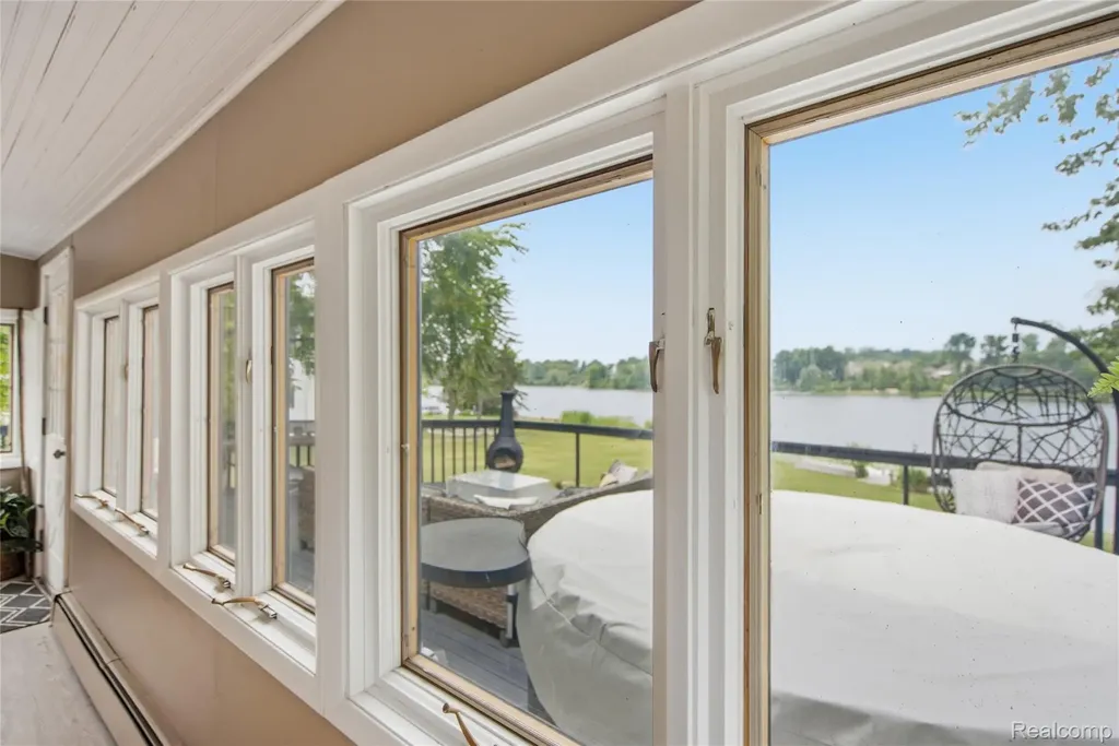 6606 Leytonstone Boulevard West Bloomfield Charter Township MI 48322