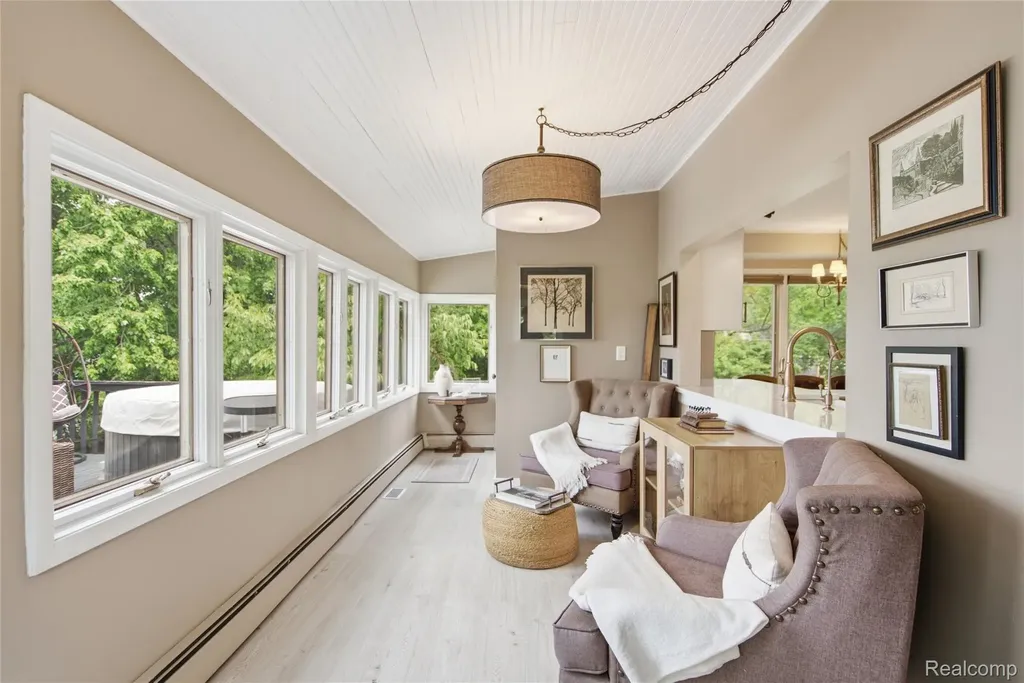 6606 Leytonstone Boulevard West Bloomfield Charter Township MI 48322