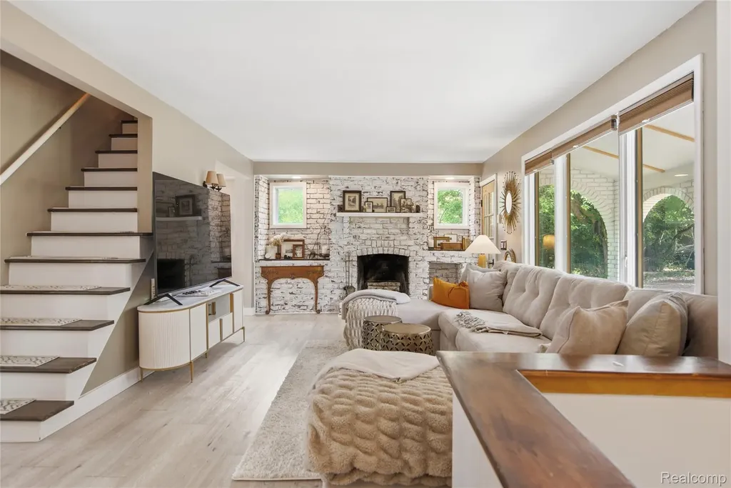 6606 Leytonstone Boulevard West Bloomfield Charter Township MI 48322
