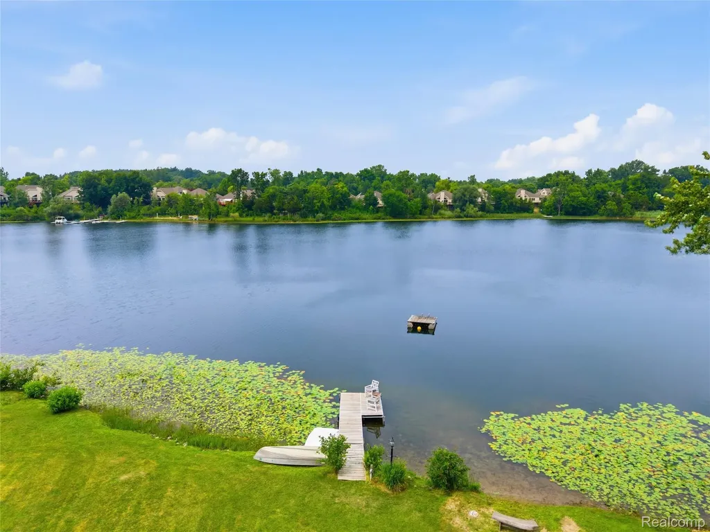 6606 Leytonstone Boulevard West Bloomfield Charter Township MI 48322