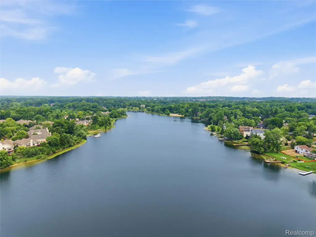 6606 Leytonstone Boulevard West Bloomfield Charter Township MI 48322