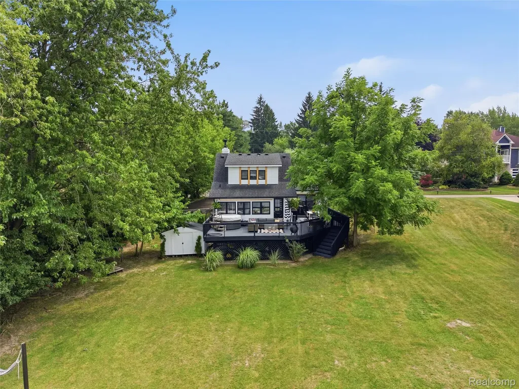 6606 Leytonstone Boulevard West Bloomfield Charter Township MI 48322