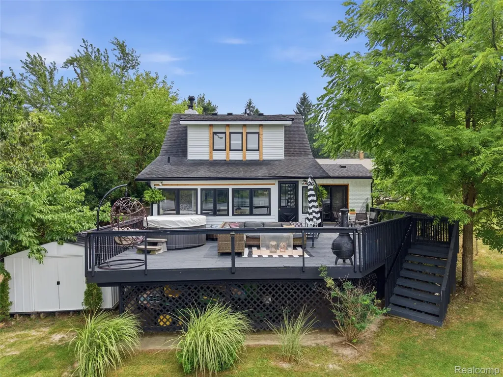 6606 Leytonstone Boulevard West Bloomfield Charter Township MI 48322