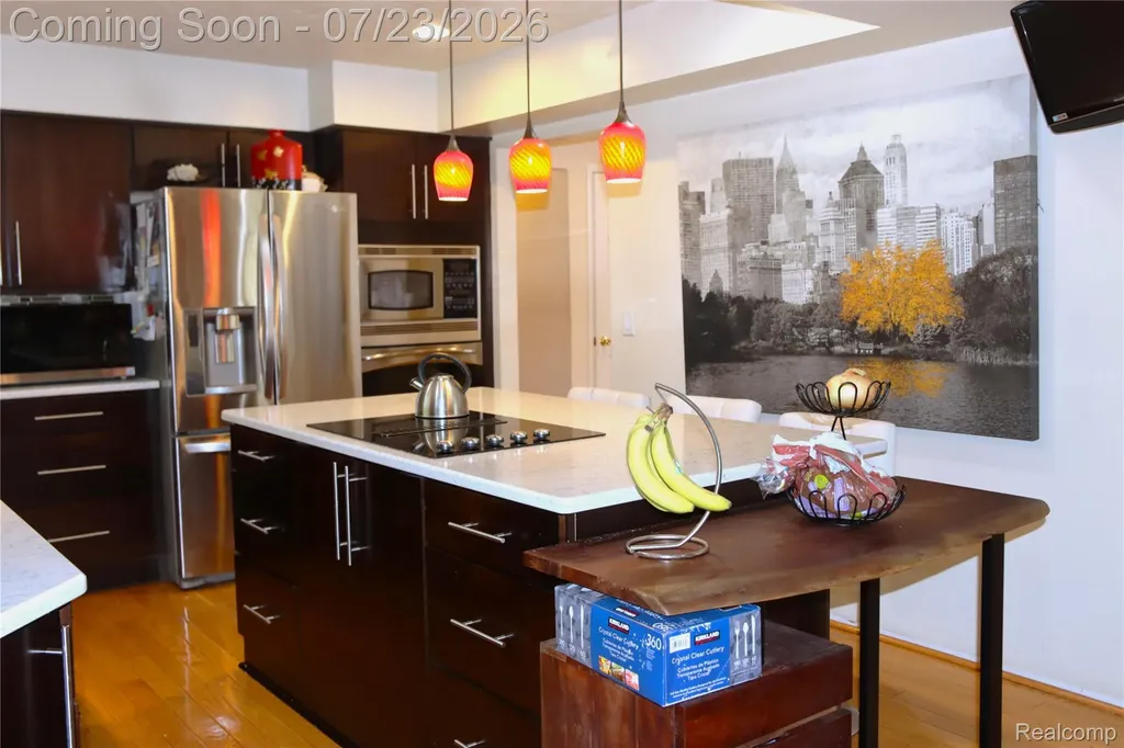 37860 Thames Drive Farmington Hills City MI 48331