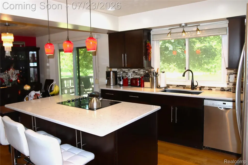 37860 Thames Drive Farmington Hills City MI 48331