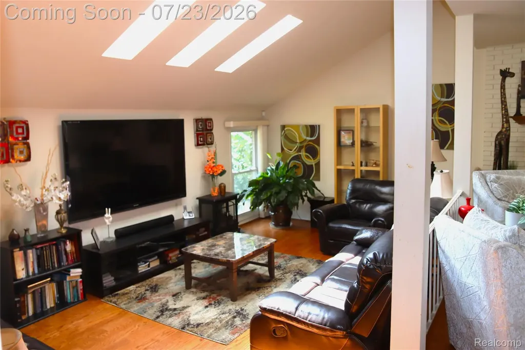 37860 Thames Drive Farmington Hills City MI 48331