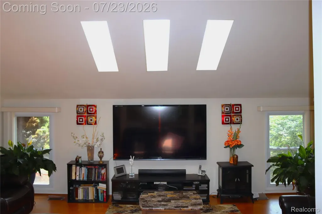 37860 Thames Drive Farmington Hills City MI 48331