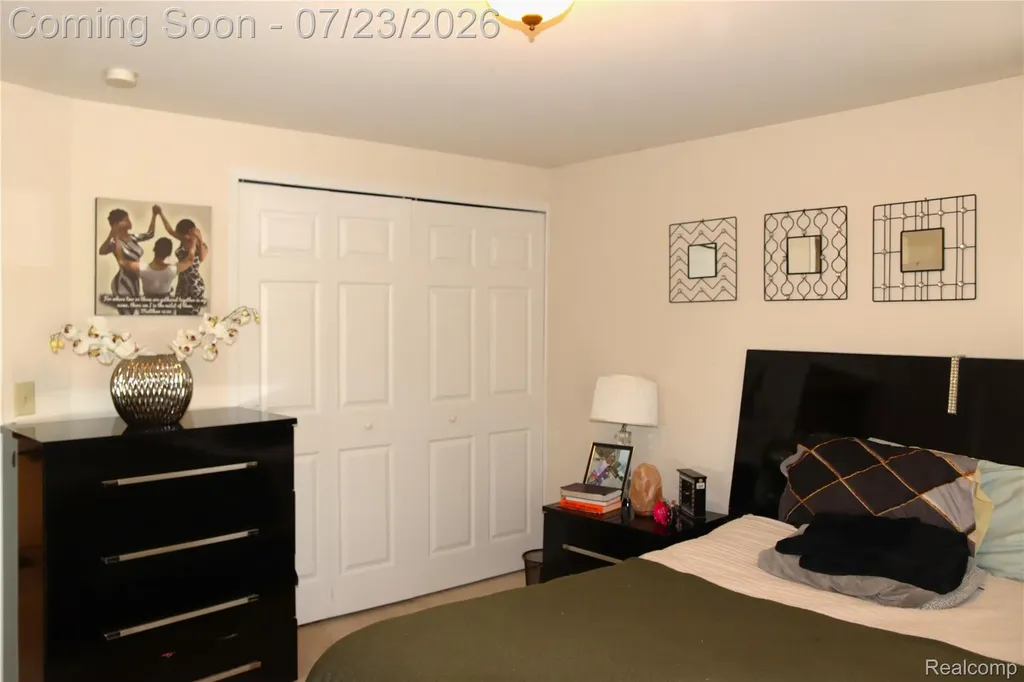 37860 Thames Drive Farmington Hills City MI 48331