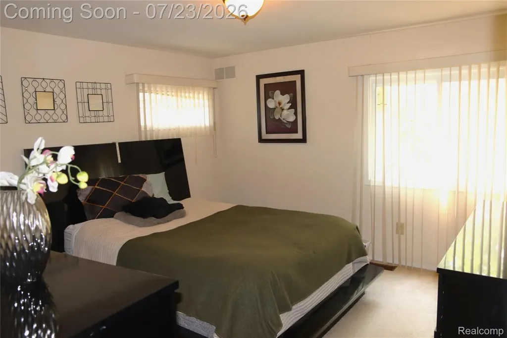 37860 Thames Drive Farmington Hills City MI 48331