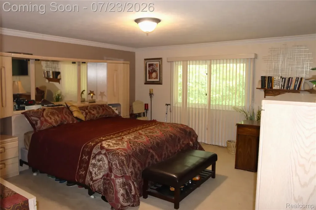 37860 Thames Drive Farmington Hills City MI 48331