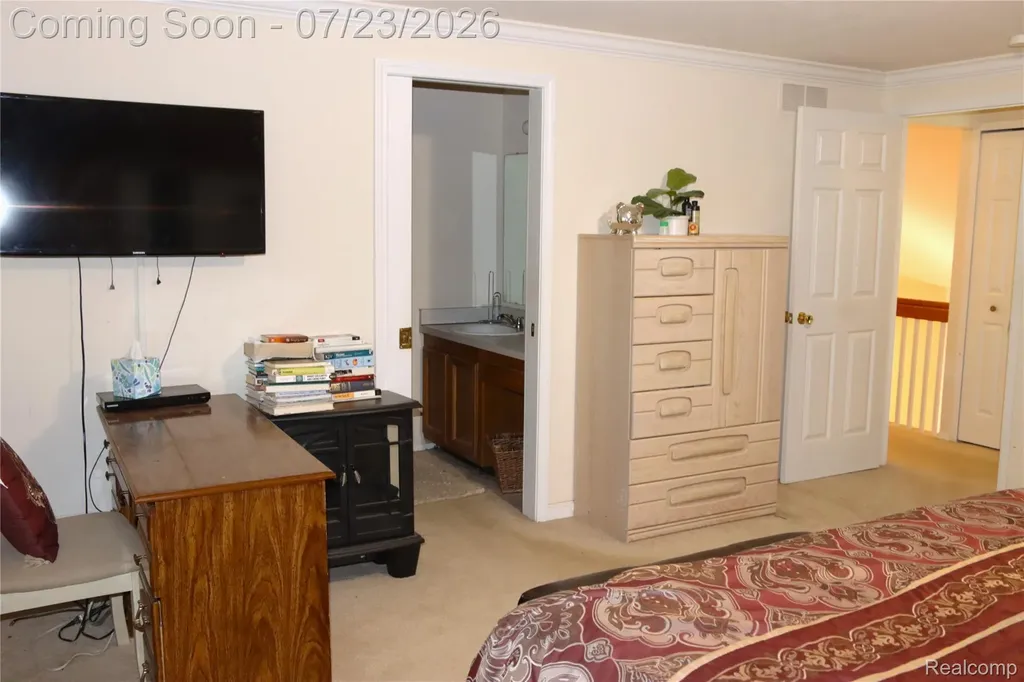 37860 Thames Drive Farmington Hills City MI 48331