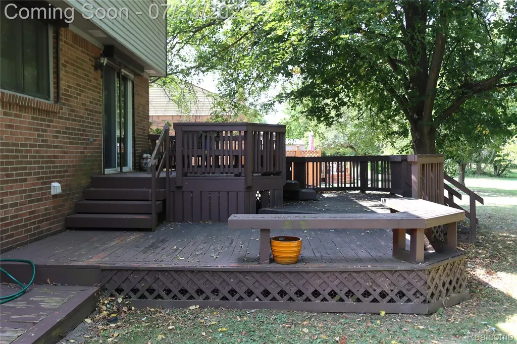 37860 Thames Drive Farmington Hills City MI 48331