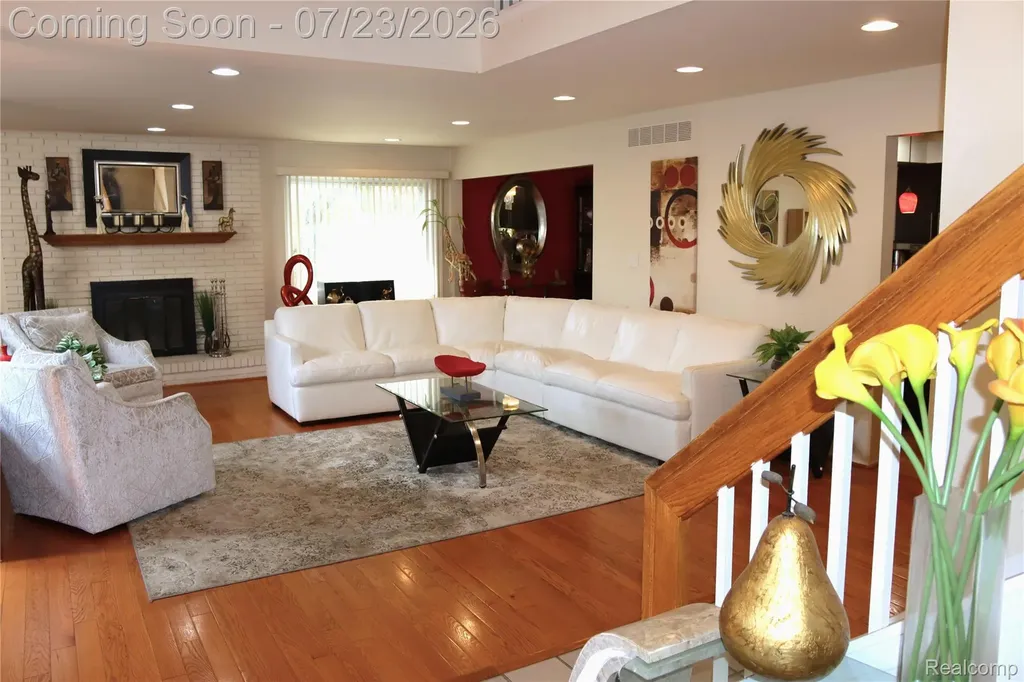 37860 Thames Drive Farmington Hills City MI 48331