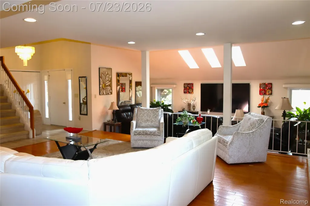 37860 Thames Drive Farmington Hills City MI 48331