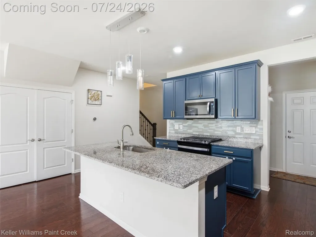 4782 Broomfield Way Lake Orion Village MI 48359