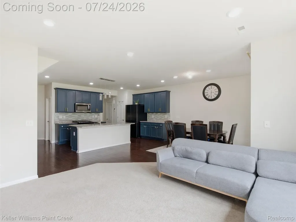4782 Broomfield Way Lake Orion Village MI 48359