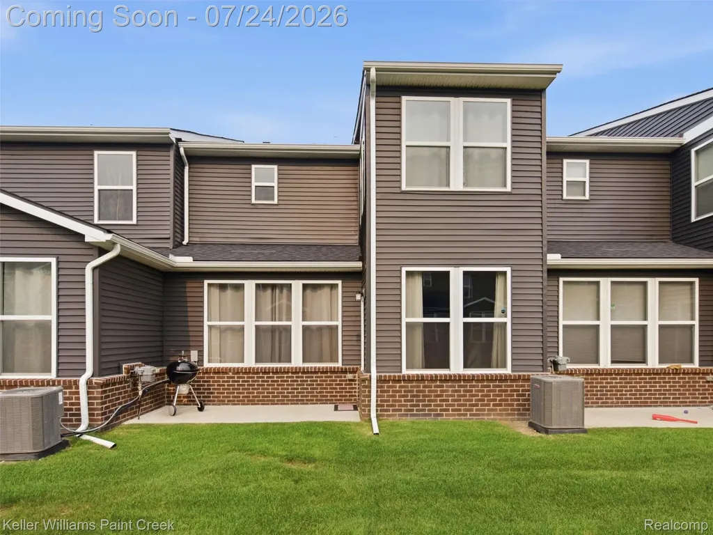 4782 Broomfield Way Lake Orion Village MI 48359