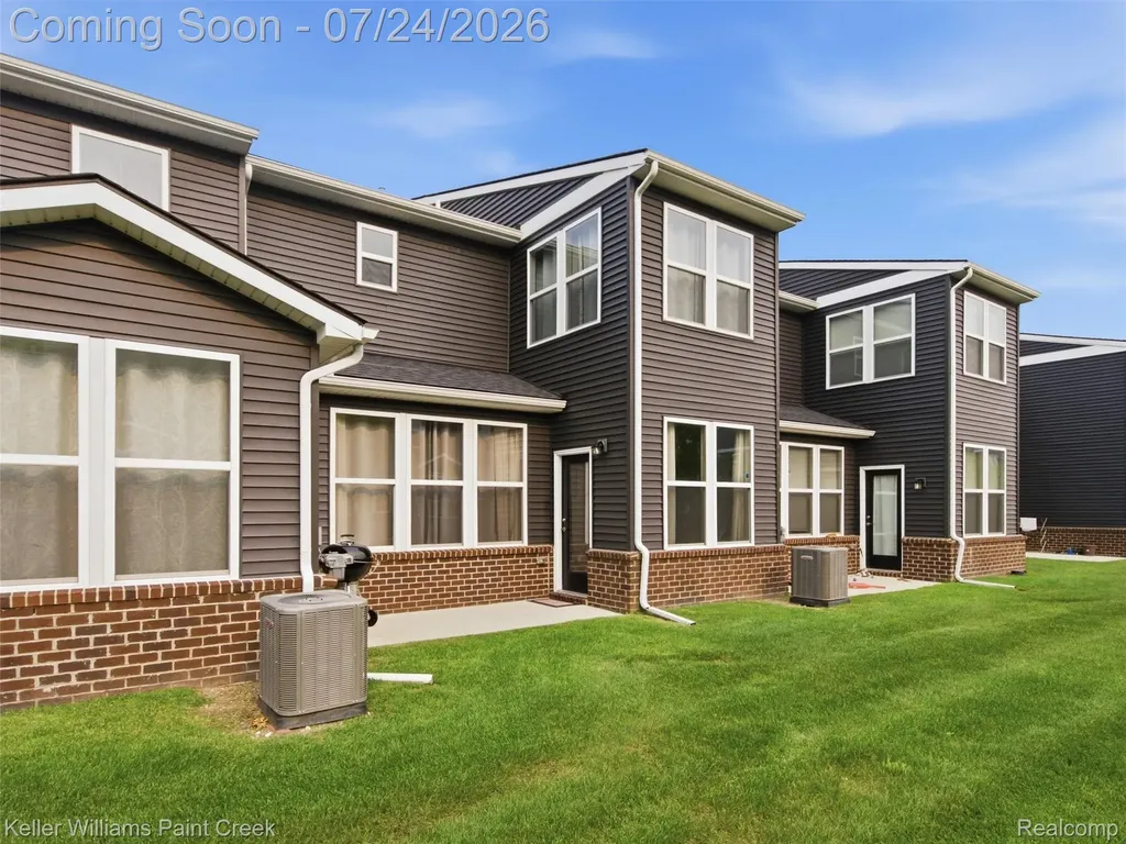 4782 Broomfield Way Lake Orion Village MI 48359