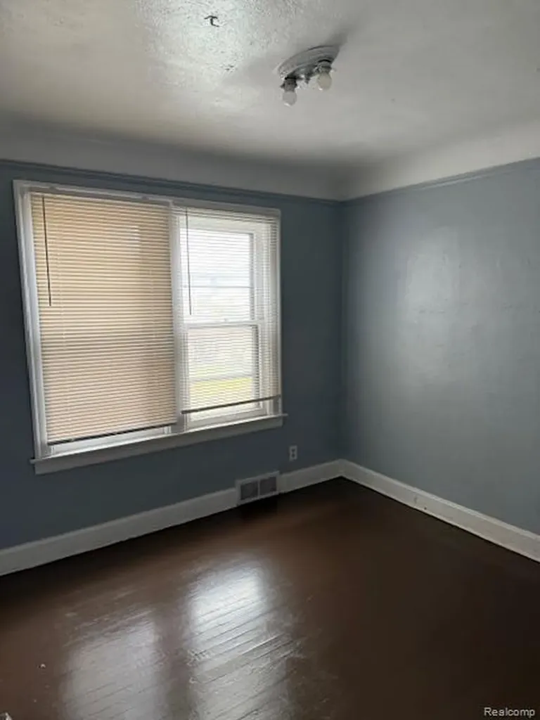 15920-22 Turner Street Detroit City MI 48238