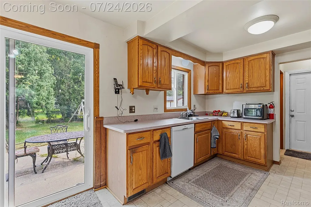 5108 Shelbyshire Drive Shelby Charter Township MI 48316