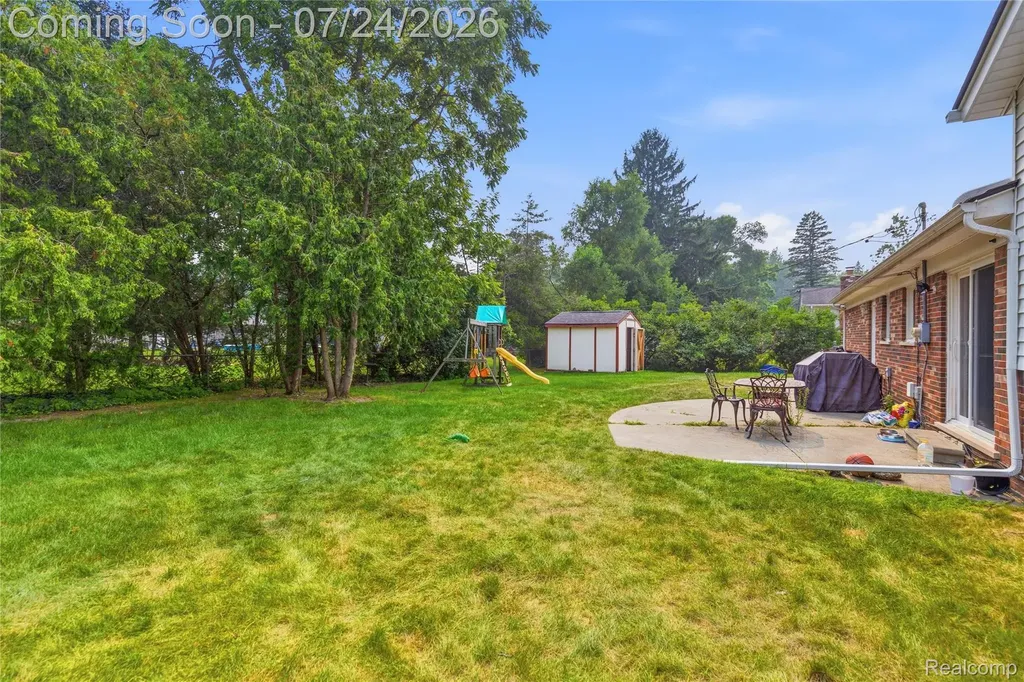 5108 Shelbyshire Drive Shelby Charter Township MI 48316