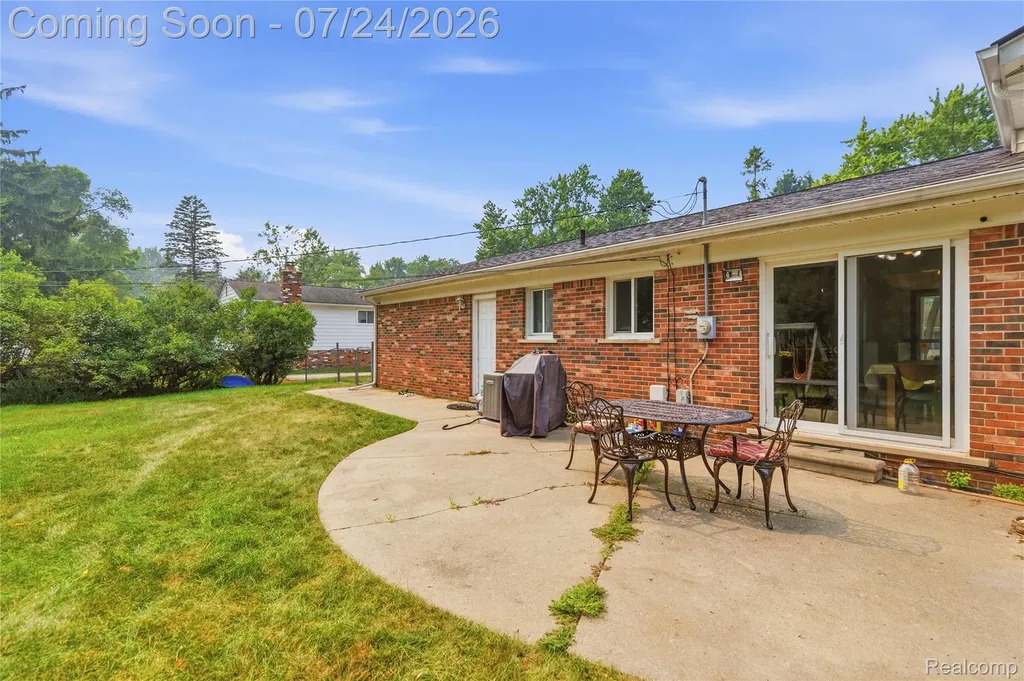 5108 Shelbyshire Drive Shelby Charter Township MI 48316