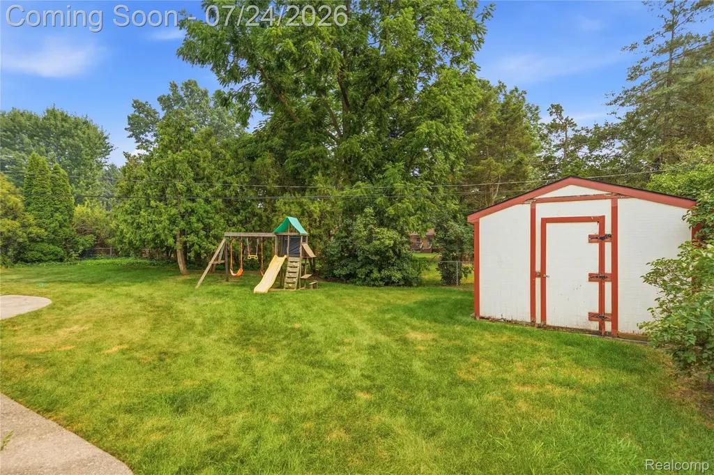 5108 Shelbyshire Drive Shelby Charter Township MI 48316