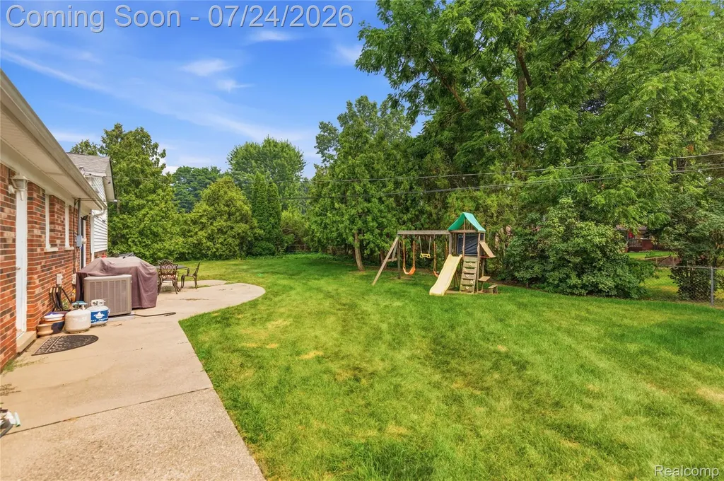 5108 Shelbyshire Drive Shelby Charter Township MI 48316