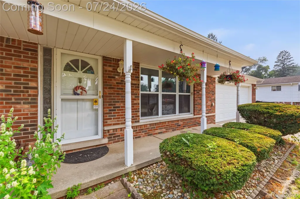 5108 Shelbyshire Drive Shelby Charter Township MI 48316